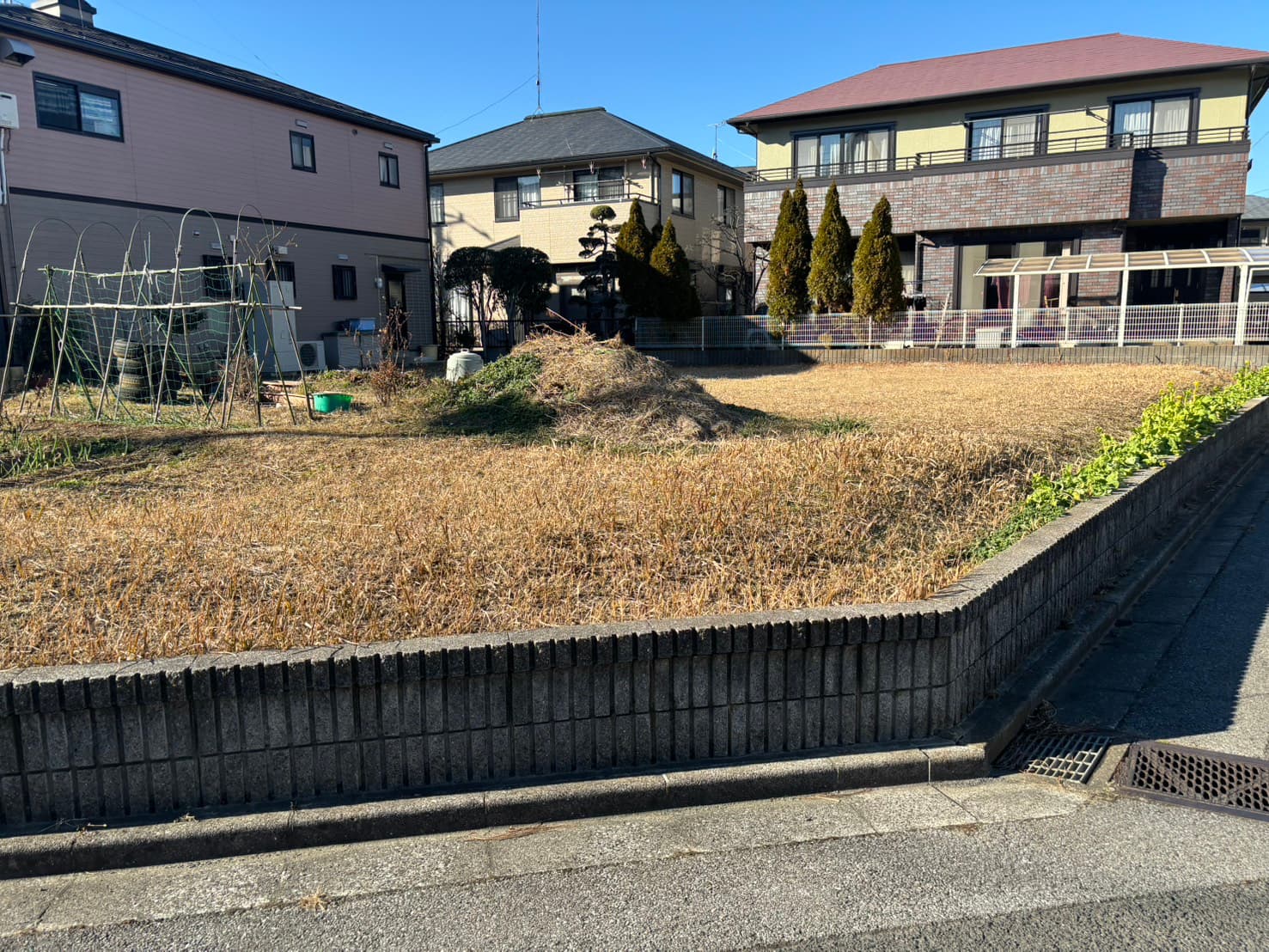 新築外構・植栽・仕上げ前の現場